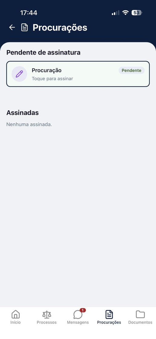 Procuração recebida: O cliente encontra o documento pendente no aplicativo.